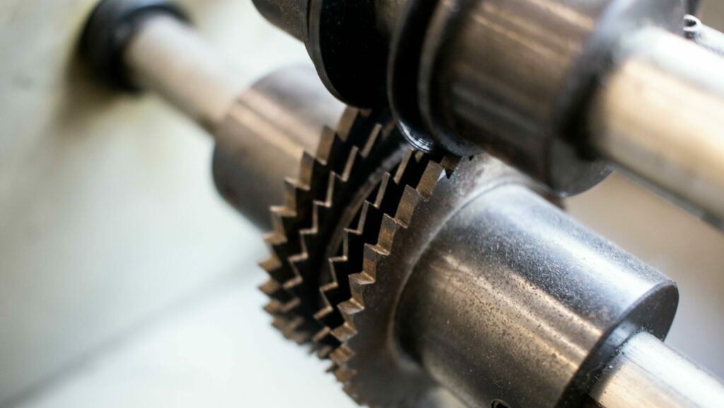 Ausgefallene Silikonformen – Individuelle Silikonform für technisches Gerät aus Metall.